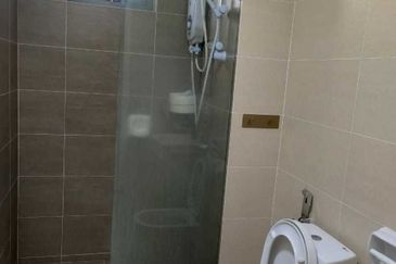 Gravit8 @ Klang South