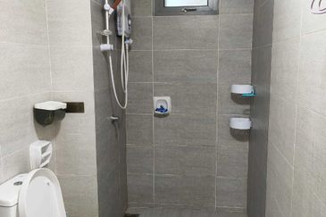 Gravit8 @ Klang South