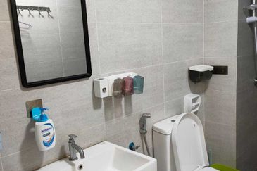 Gravit8 @ Klang South