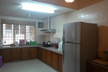 Bukit Jelutong Big CORNER house for SALE