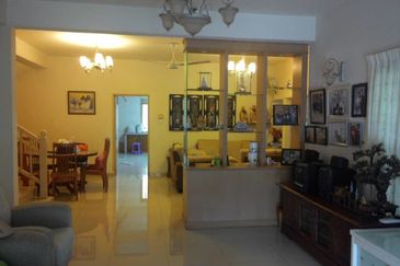 Bukit Jelutong Big CORNER house for SALE