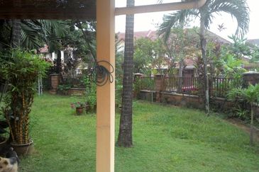 Bukit Jelutong Big CORNER house for SALE