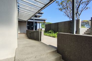 Paloma @ Tropicana Metropark