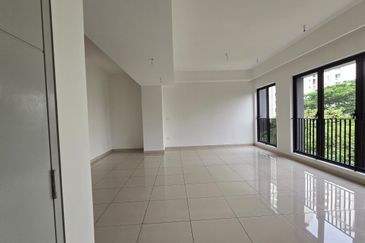 East 57 (Residensi Laman Timur)