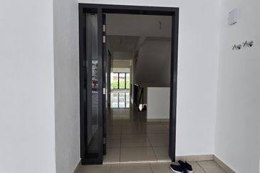 East 57 (Residensi Laman Timur)