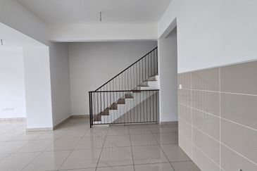 East 57 (Residensi Laman Timur)