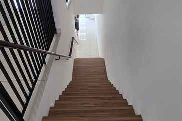 East 57 (Residensi Laman Timur)