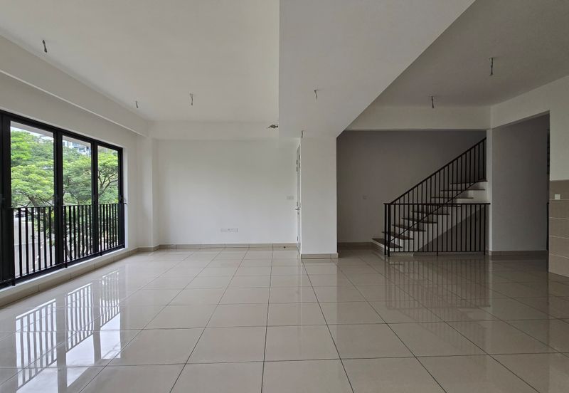 East 57 (Residensi Laman Timur)