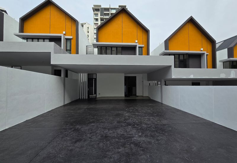 East 57 (Residensi Laman Timur)