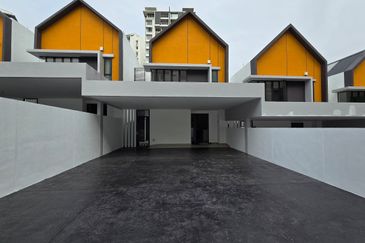 East 57 (Residensi Laman Timur)