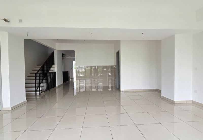 East 57 (Residensi Laman Timur)