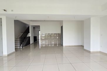 East 57 (Residensi Laman Timur)