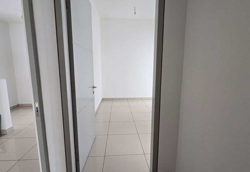 East 57 (Residensi Laman Timur)