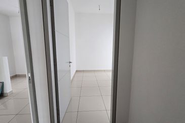 East 57 (Residensi Laman Timur)