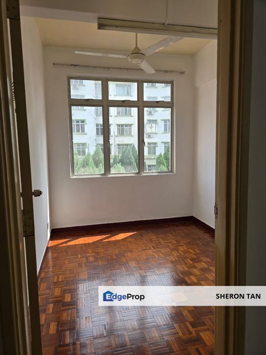 Subang Perdana Good Year Court 9 , Selangor, USJ