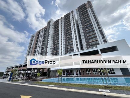 Beautiful New Apartment with Swimming Pool at Bandar Tasik Kesuma for RENT, Selangor, Semenyih