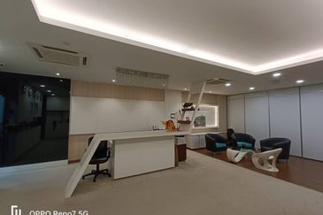 IQI Boulevard 2nd Floor Office Fully Renovation 