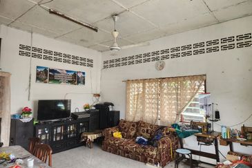 Kampung Ampang Campuran Single Storey House for Sales