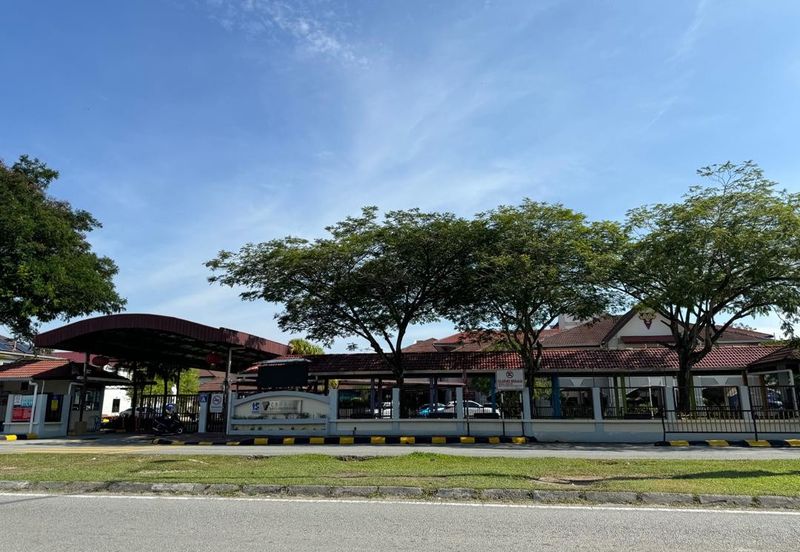 CG New Town 4 Storey Shoplot