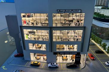 Last Corner Unit CG New Town 4 Storey Shop