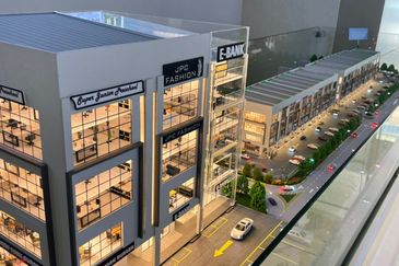 CG New Town 4 Storey Shoplot