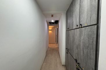 Jalan Maroof, Bangsar Bungalow House Nice Renovation Great Location