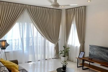 Merak Kayangan Court