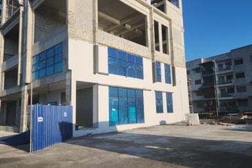 CG New Town 4 Storey Shoplot