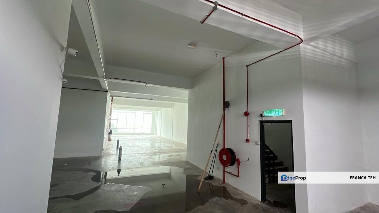 Pulau Meranti 3 Storey Factory, Puchong ampty parking space, Selangor, Puchong
