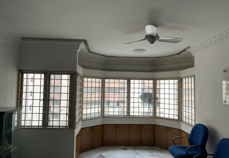 De Tropicana Condominium