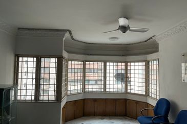 De Tropicana Condominium