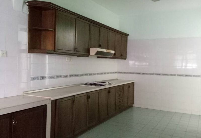 Very Convenient Double-Story House for Rent in Jalan Tanjung Sd13/4, Sri Damansara