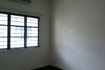 Very Convenient Double-Story House for Rent in Jalan Tanjung Sd13/4, Sri Damansara