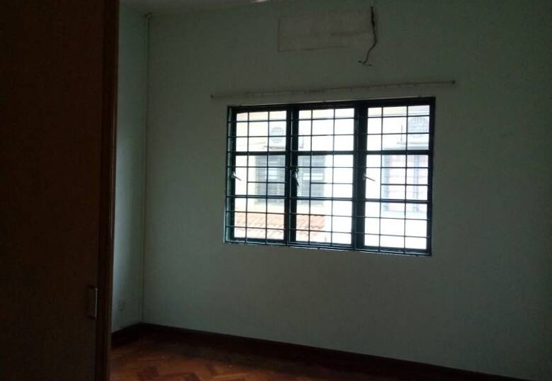 Very Convenient Double-Story House for Rent in Jalan Tanjung Sd13/4, Sri Damansara
