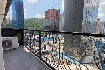 Colonial @ Empire city