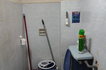 2 storey End Lot Unit for Sale, Freehold Bandar Menjalara 52100