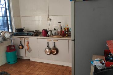 2 storey End Lot Unit for Sale, Freehold Bandar Menjalara 52100