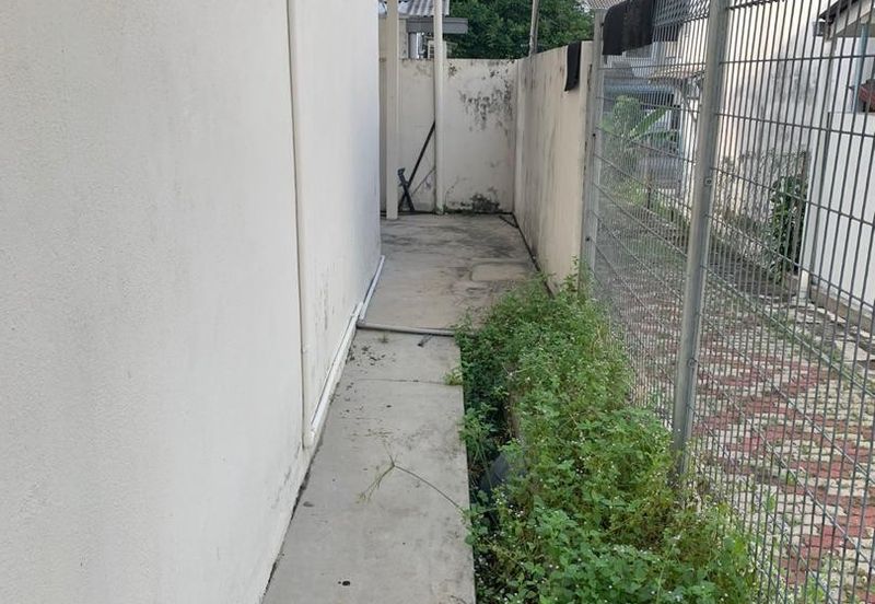 2 storey End Lot Unit for Sale, Freehold Bandar Menjalara 52100