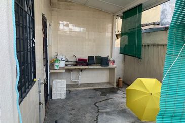 2 storey End Lot Unit for Sale, Freehold Bandar Menjalara 52100