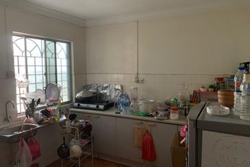 2 storey End Lot Unit for Sale, Freehold Bandar Menjalara 52100