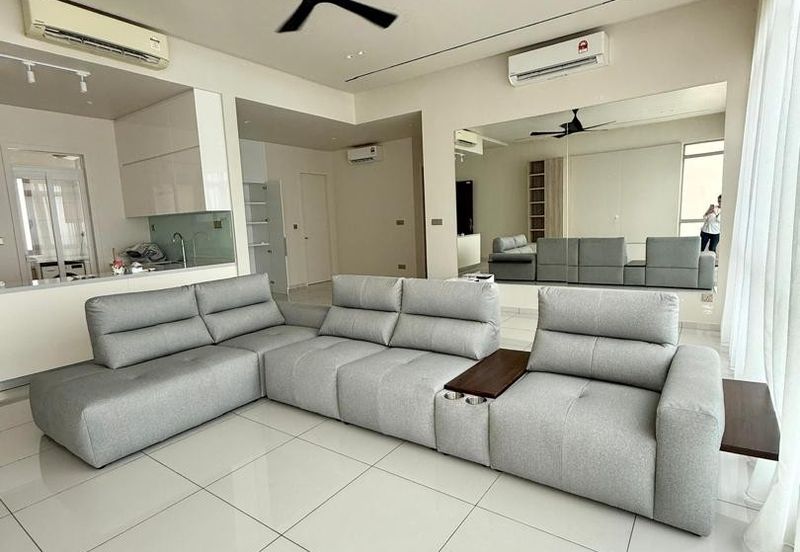 Par 3 Condo & Condo Villa