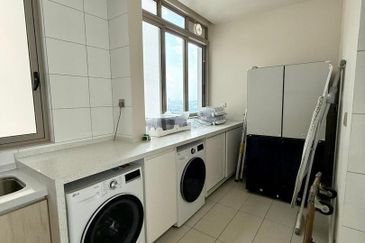 Par 3 Condo & Condo Villa