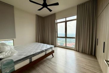 Par 3 Condo & Condo Villa