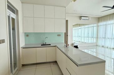 Par 3 Condo & Condo Villa