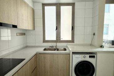 Par 3 Condo & Condo Villa