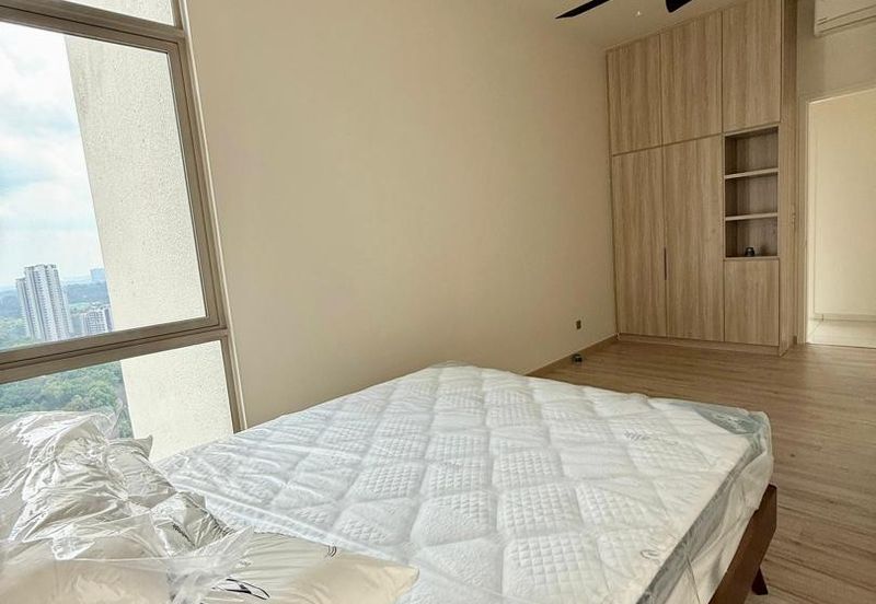 Par 3 Condo & Condo Villa