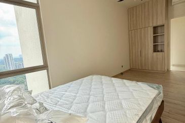 Par 3 Condo & Condo Villa