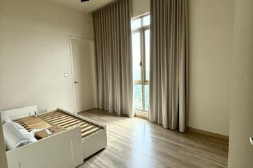 Par 3 Condo & Condo Villa