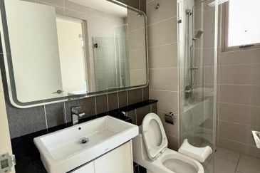 Par 3 Condo & Condo Villa