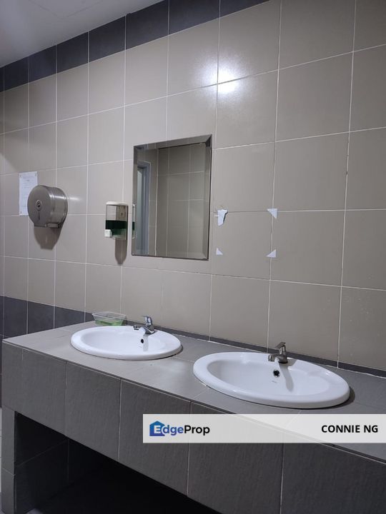 A short walk to the MRT with shuttle bus service available, Selangor, Petaling Jaya